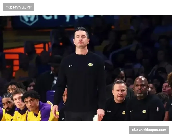 雷迪克换人决策引火上身 湖人教练组临场指挥受拷问